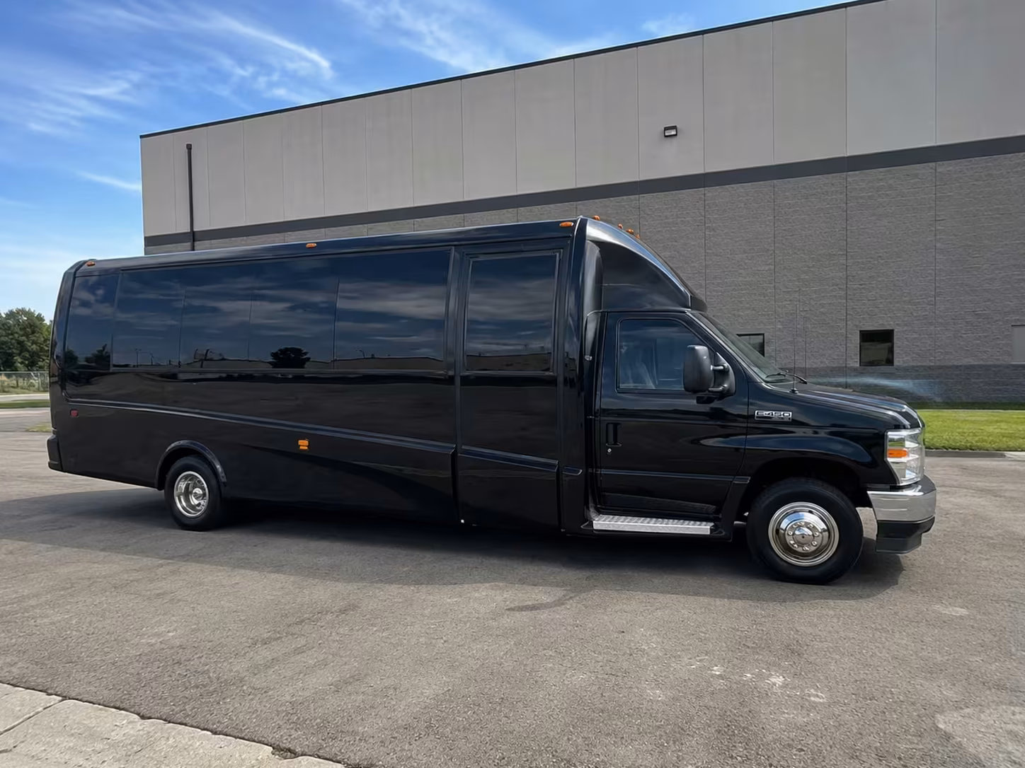 15 passenger minibus